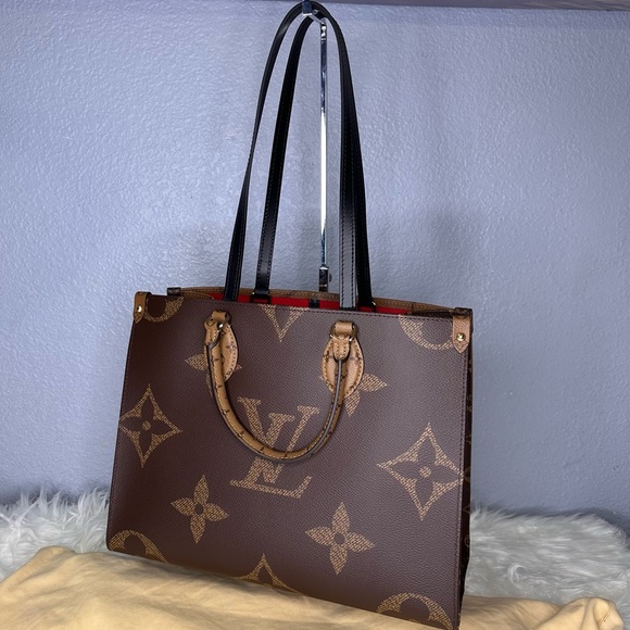 LOUIS VUITTON ON THE GO -MM Size in Monogram Reverse - Picture 6 of 16